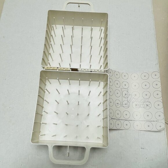 Vintage Thread Box 72 Spool Holder Plastic Carrying Case Made In USA Sewing - Picture 6 of 9
